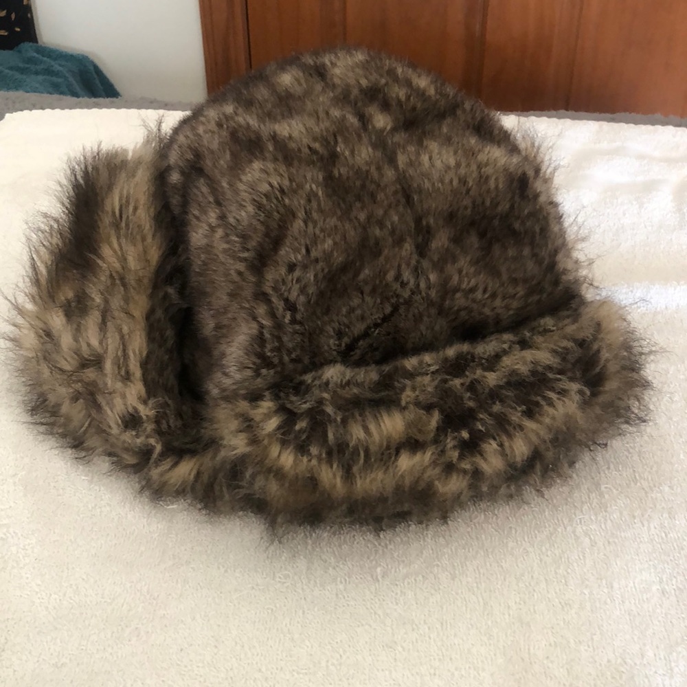 Woolrich Trapper Hat Ear Flaps Faux Fur Medium Red plaid interior